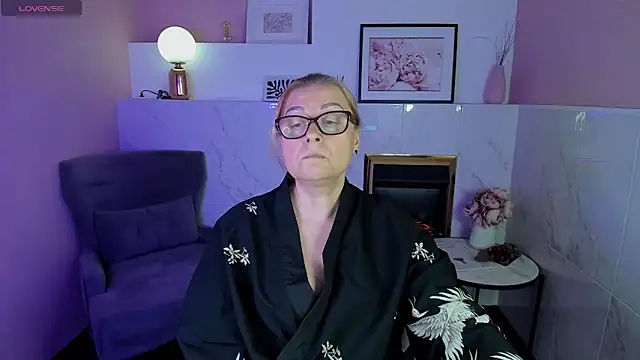 AlexandraKind online show from January 8, 2025, 7:34 pm