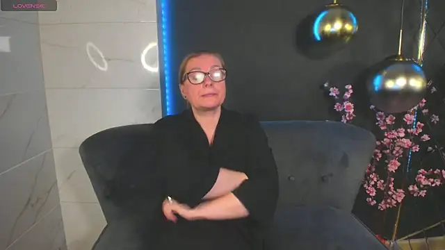 AlexandraKind online show from January 13, 2025, 5:01 am