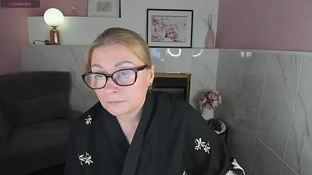 AlexandraKind online show from January 14, 2025, 4:29 pm