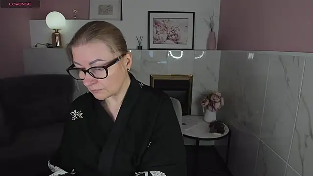 AlexandraKind online show from January 15, 2025, 8:26 pm