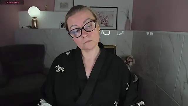 AlexandraKind online show from January 15, 2025, 11:30 pm