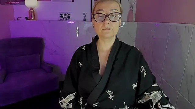 AlexandraKind online show from January 17, 2025, 4:57 pm
