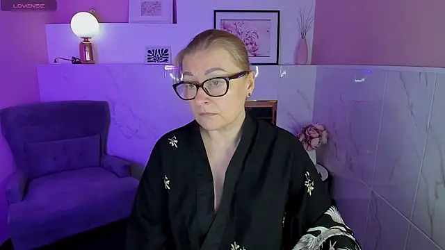 AlexandraKind online show from January 19, 2025, 1:33 pm
