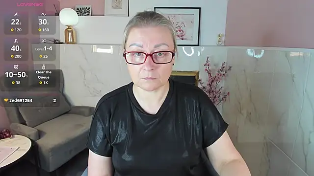 Snapshot of AlexandraKind chatting on September 12, 2025, 1:44 pm AlexandraKind online show from September 12, 2025, 1:44 pm
