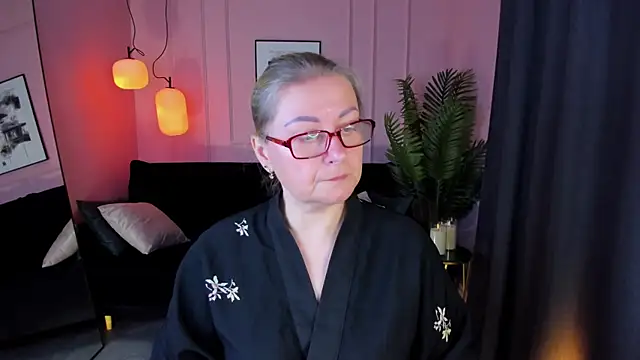 Snapshot of AlexandraKind chatting on September 21, 2025, 1:35 pm AlexandraKind online show from September 21, 2025, 1:35 pm