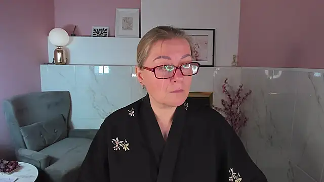 Snapshot of AlexandraKind chatting on September 28, 2025, 1:38 pm AlexandraKind online show from September 28, 2025, 1:38 pm