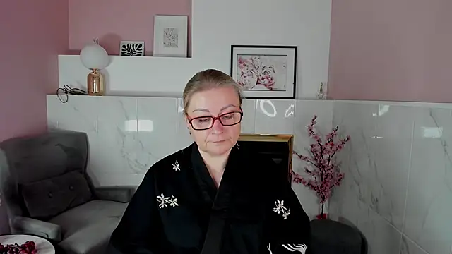 Snapshot of AlexandraKind chatting on October 4, 2025, 1:42 pm AlexandraKind online show from October 4, 2025, 1:42 pm