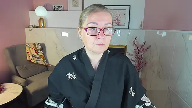 Snapshot of AlexandraKind chatting on October 13, 2025, 1:33 pm AlexandraKind online show from October 13, 2025, 1:33 pm