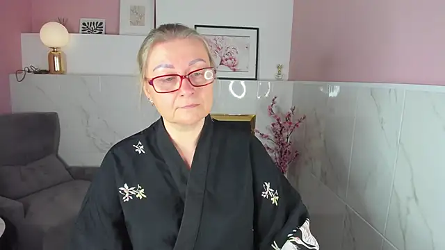 Snapshot of AlexandraKind chatting on October 18, 2025, 1:45 pm AlexandraKind online show from October 18, 2025, 1:45 pm