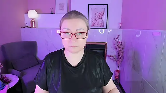 AlexandraKind online show from March 5, 2026, 8:38 pm