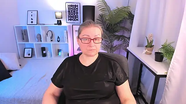 AlexandraKind online show from March 10, 2026, 8:36 pm