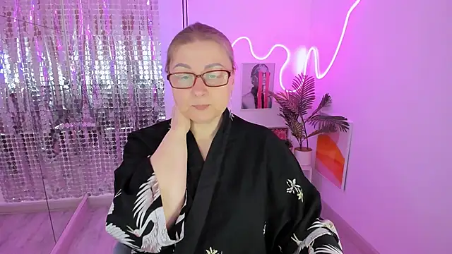 AlexandraKind online show from March 13, 2026, 1:40 pm