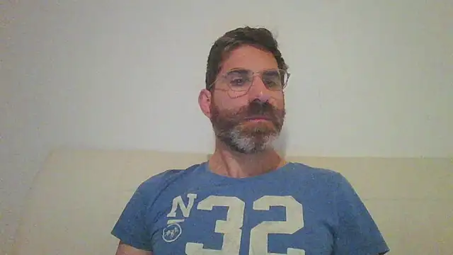 Snapshot of alcatraz009 chatting on October 3, 2025, 4:42 am alcatraz009 online show from October 3, 2025, 4:42 am