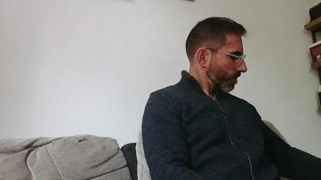 Snapshot of alcatraz009 chatting on October 14, 2025, 10:27 am alcatraz009 online show from October 14, 2025, 10:27 am