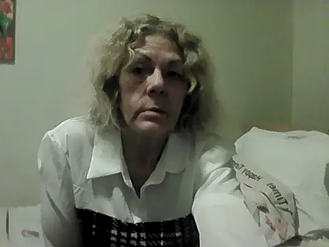 housewife shantie online show from March 12, 2026, 6:14 pm