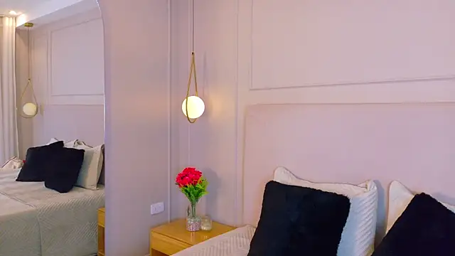 Snapshot of EymiCuper chatting on September 19, 2025, 7:25 pm EymiCuper online show from September 19, 2025, 7:25 pm