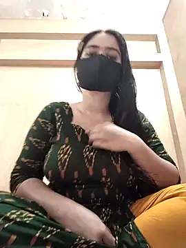 Magical Girl- online show from November 2, 2025, 4:48 am