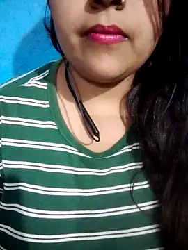 Love-Veronica online show from May 5, 2026, 1:52 pm