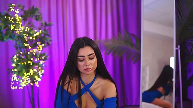 YemayaLuna online show from December 11, 2024, 8:18 pm