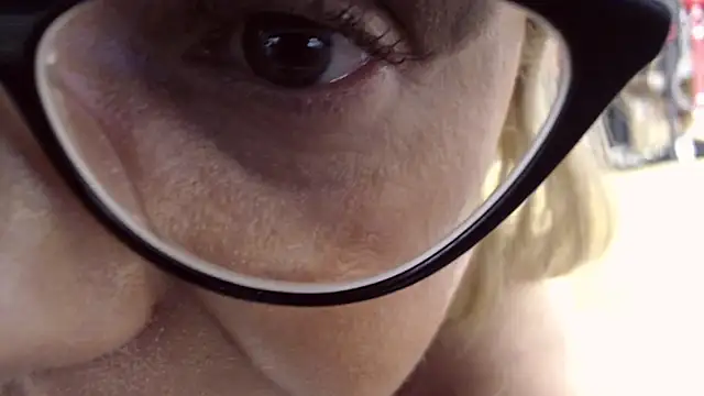 Snapshot of Miss_MarieJo chatting on October 9, 2025, 11:47 pm Miss MarieJo online show from October 9, 2025, 11:47 pm