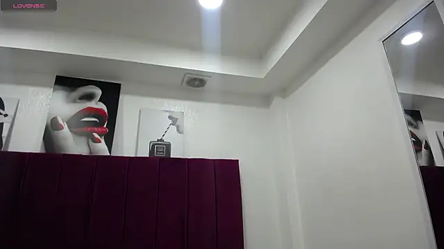 Kylee28 online show from January 27, 2025, 8:07 pm