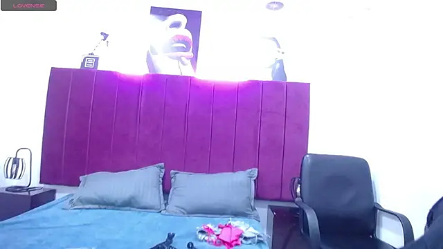 Kylee28 online show from February 17, 2025, 7:53 pm