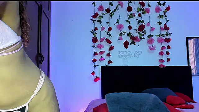 AlanaParker6  online show from December 5, 2024, 1:17 pm