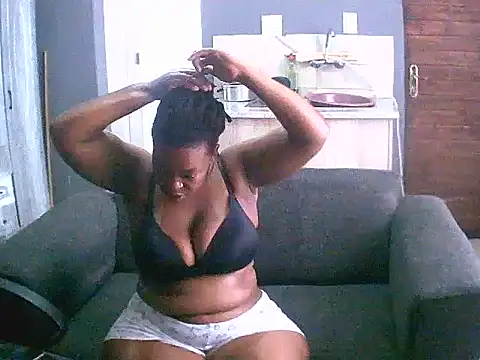 curvyloneah75 online show from December 9, 2024, 7:39 am