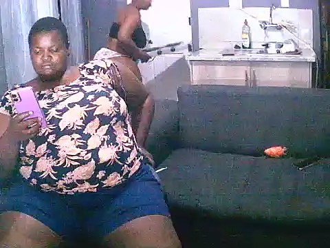 curvyloneah75 online show from December 9, 2024, 8:23 pm