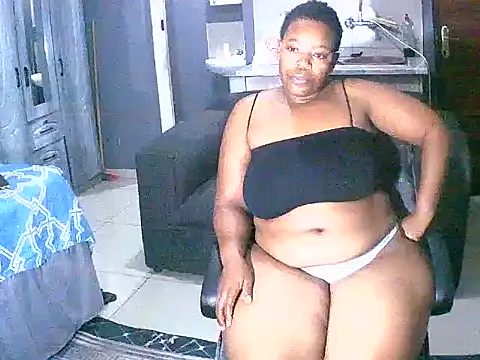 curvyloneah75 online show from December 10, 2024, 7:00 pm