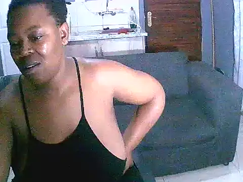 curvyloneah75 online show from December 11, 2024, 8:39 pm