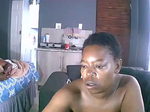 curvyloneah75 online show from December 18, 2024, 8:53 am