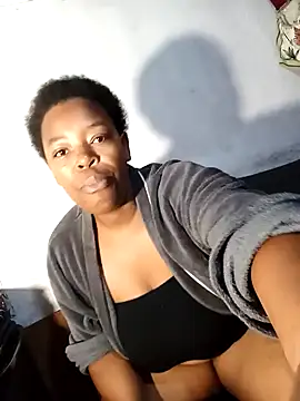 curvyloneah75 online show from February 18, 2025, 6:48 am