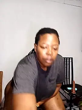 curvyloneah75 online show from November 27, 2025, 4:58 am