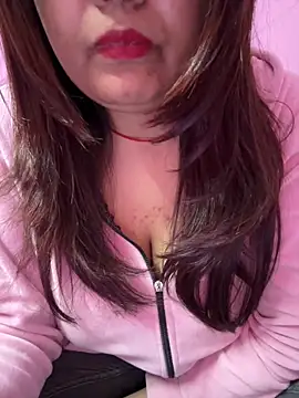 nishalove19 online show from February 6, 2025, 7:18 pm