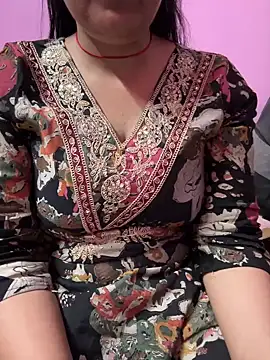  nishalove19 online show from March 9, 2025, 6:43 pm