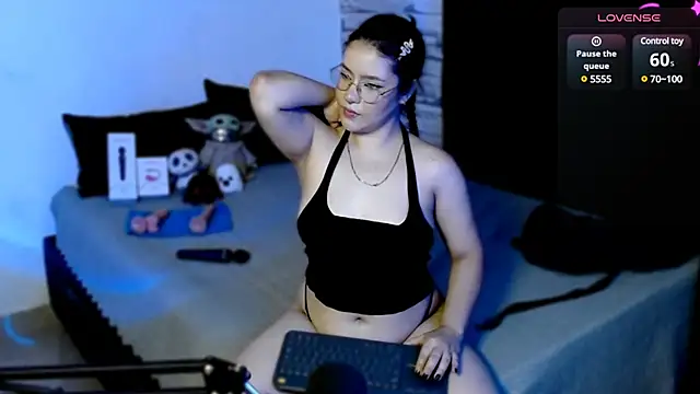 DollCam   online show from December 9, 2024, 11:13 pm