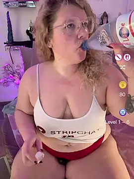 CurvyAnonymousGirl89 online show from May 31, 2026, 6:42 am