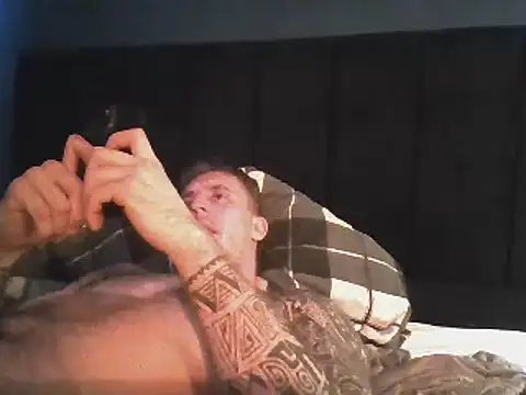 freddie90908 online show from December 12, 2024, 8:25 am