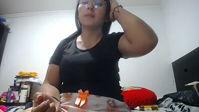 princehermosa44 online show from July 4, 2026, 11:33 pm