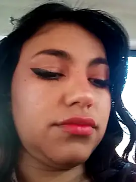 Naomy veracruz  online show from November 7, 2025, 12:27 pm