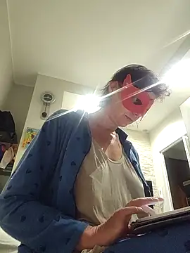 Snapshot of Vagabondainnamorata chatting on October 12, 2025, 4:44 am Vagabondainnamorata online show from October 12, 2025, 4:44 am