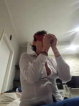 Vagabondainnamorata online show from March 21, 2026, 4:17 am