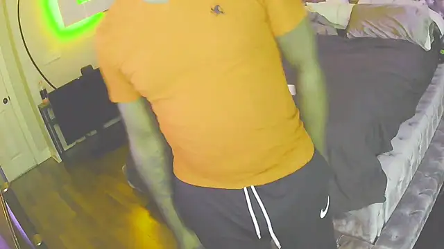 Bignc online show from November 8, 2025, 9:13 pm