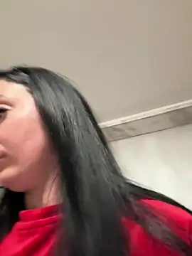 BellaaNoir online show from May 5, 2026, 7:33 pm