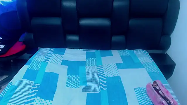 Snapshot of XxMiaSexxyHotxX chatting on October 15, 2025, 2:39 pm XxMiaSexxyHotxX online show from October 15, 2025, 2:39 pm