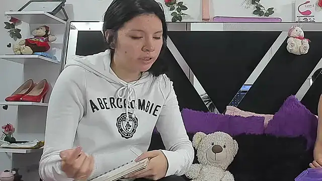 Snapshot of abby_eemily chatting on September 27, 2025, 12:10 pm abby eemily online show from September 27, 2025, 12:10 pm