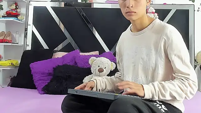 Snapshot of abby_eemily chatting on October 8, 2025, 12:03 pm abby eemily online show from October 8, 2025, 12:03 pm