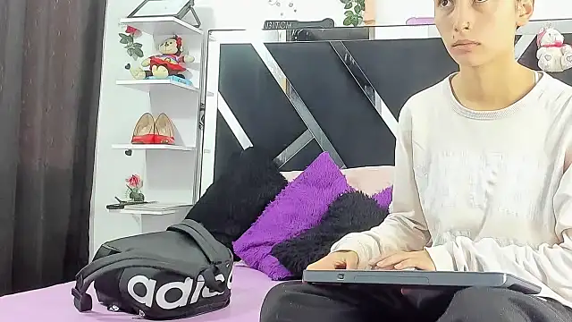 Snapshot of abby_eemily chatting on October 9, 2025, 12:03 pm abby eemily online show from October 9, 2025, 12:03 pm