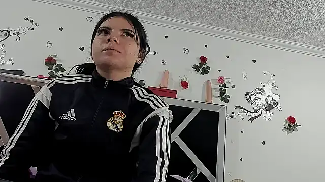 Snapshot of abby_eemily chatting on October 24, 2025, 12:01 pm abby eemily online show from October 24, 2025, 12:01 pm